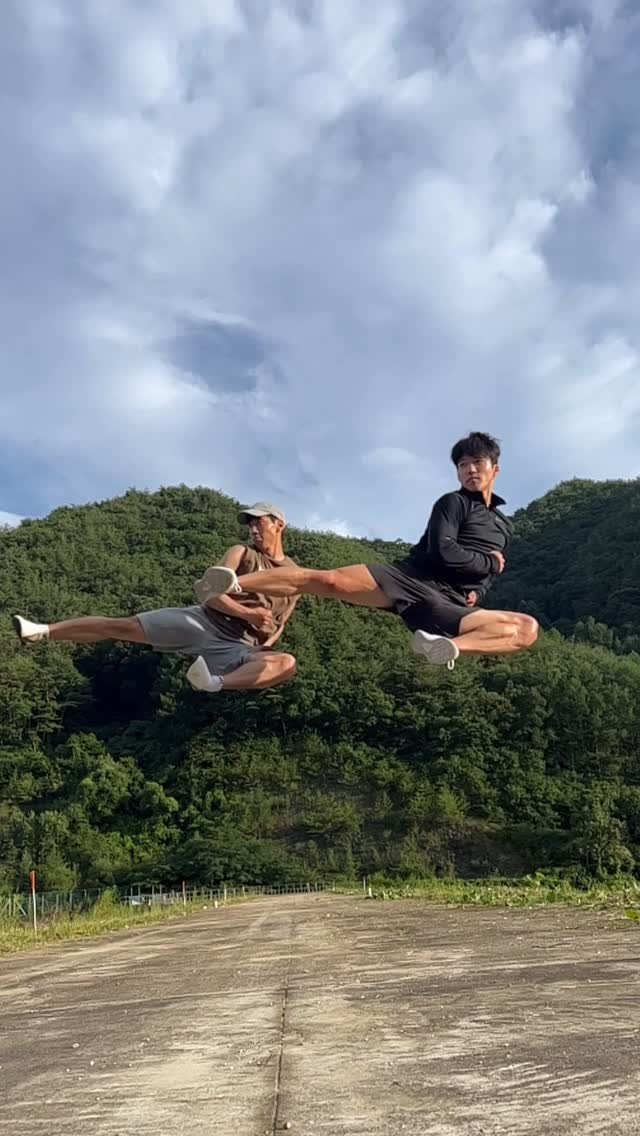 d0_kick 게시물 이미지: 남자는 하체 아니겠습니까ㅋㅋㅋ @he_is_baek