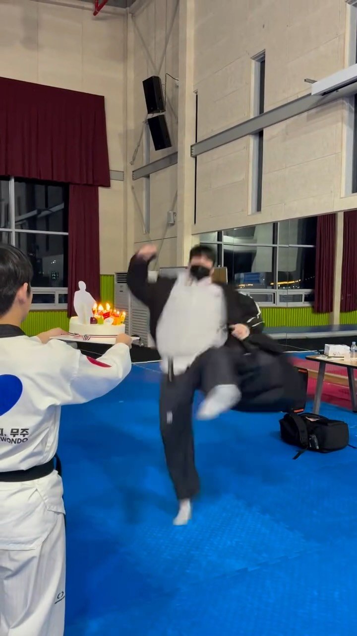 d0_kick 게시물 이미지: 너무 행복한 생일을 보냈습니다 축하해주신 모두 감사합니다❤️
무주군 태권도 시범단...