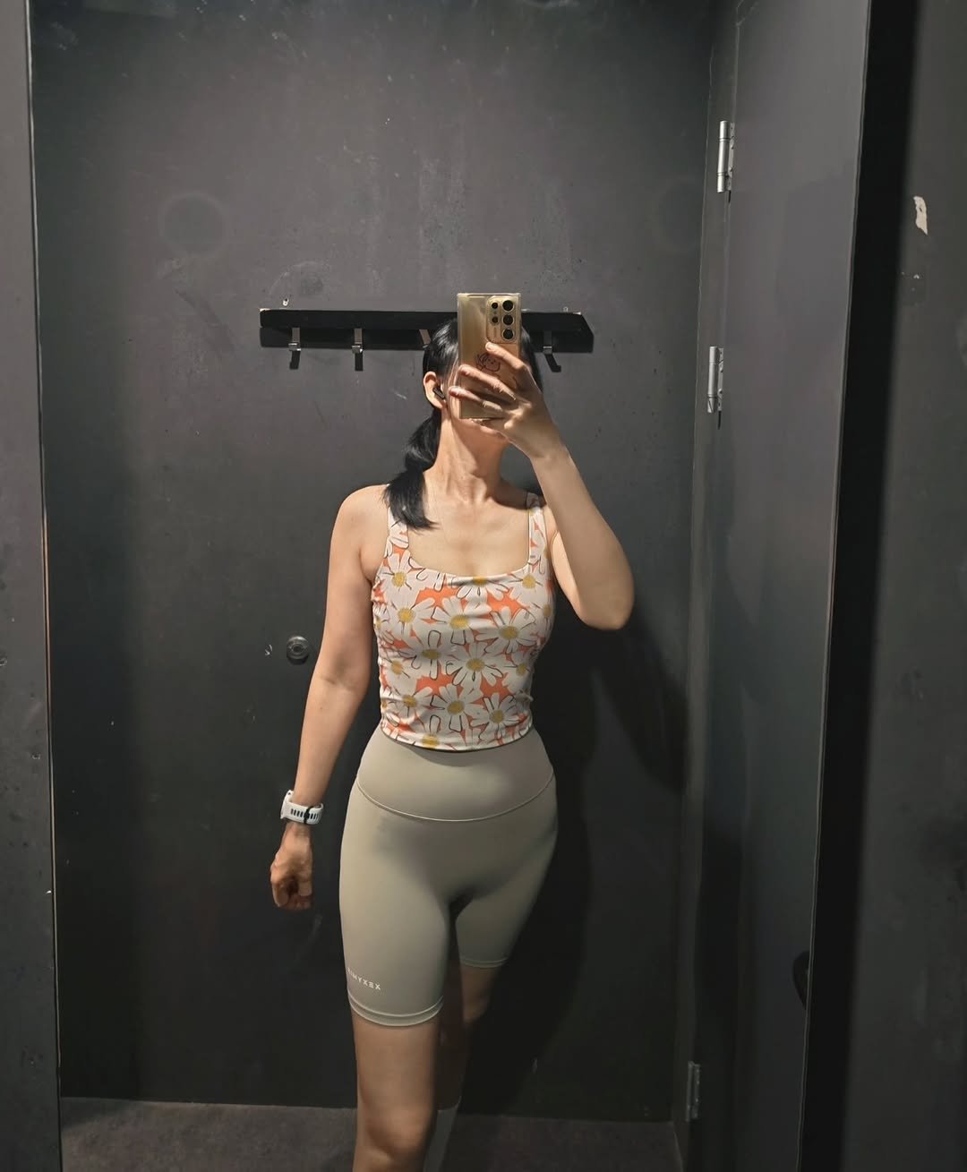 d7_yhpos 게시물 이미지: 🐈‍⬛️ 오늘의 운동일지
 🤍🧡 귤샤베트 데이지룩 🌼🍊

#운동하는여자💪...