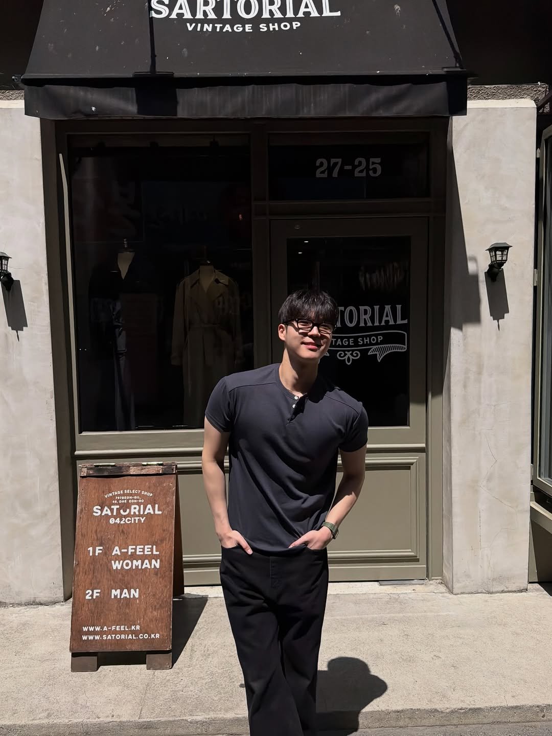 Photo by 도흐 | 남자쇼핑몰 | 체형보완 전문 | 커브드핏 on April 25, 2026. May be an image of text.