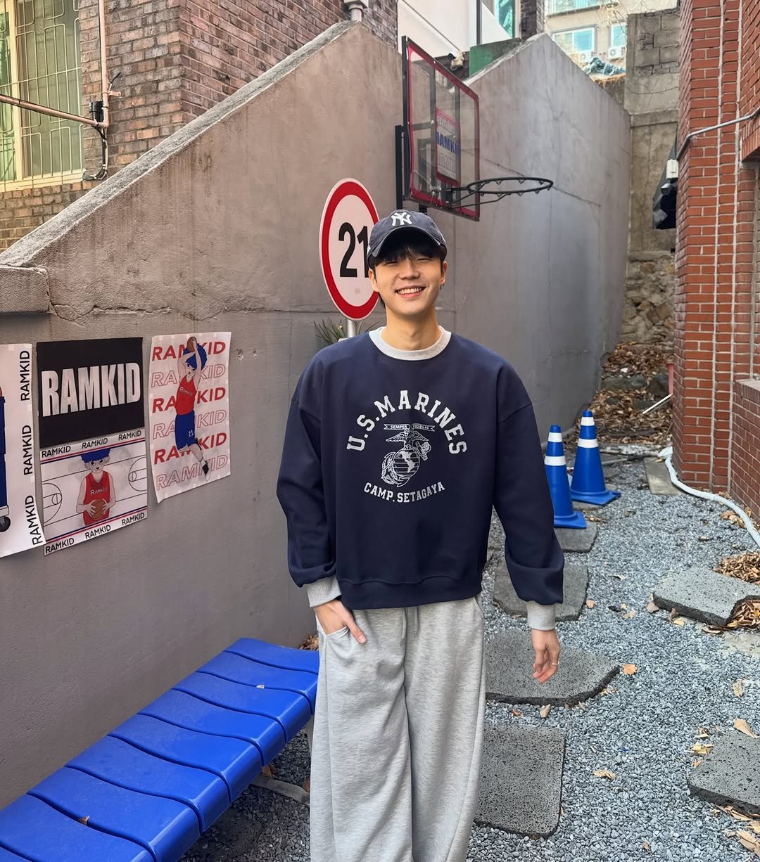 Photo by 도흐 | 남자쇼핑몰 | 체형보완 전문 | 커브드핏 on February 06, 2026. May be an image of ‎goosedown coat, duffle coat, sweatpants, sweatshirt, parka, sweatsuit and ‎text that says '‎21 ادا เ 큐 RAMKID RA RA RAMKID RAPNIO UID RA KID RIO RAMKID RANHID RAMAUD APAO RAMKID ID RA RAMLID RAMKO SMARINS ص CAMP. SETACAYA CAMP.SETACAYA SET‎'‎‎.