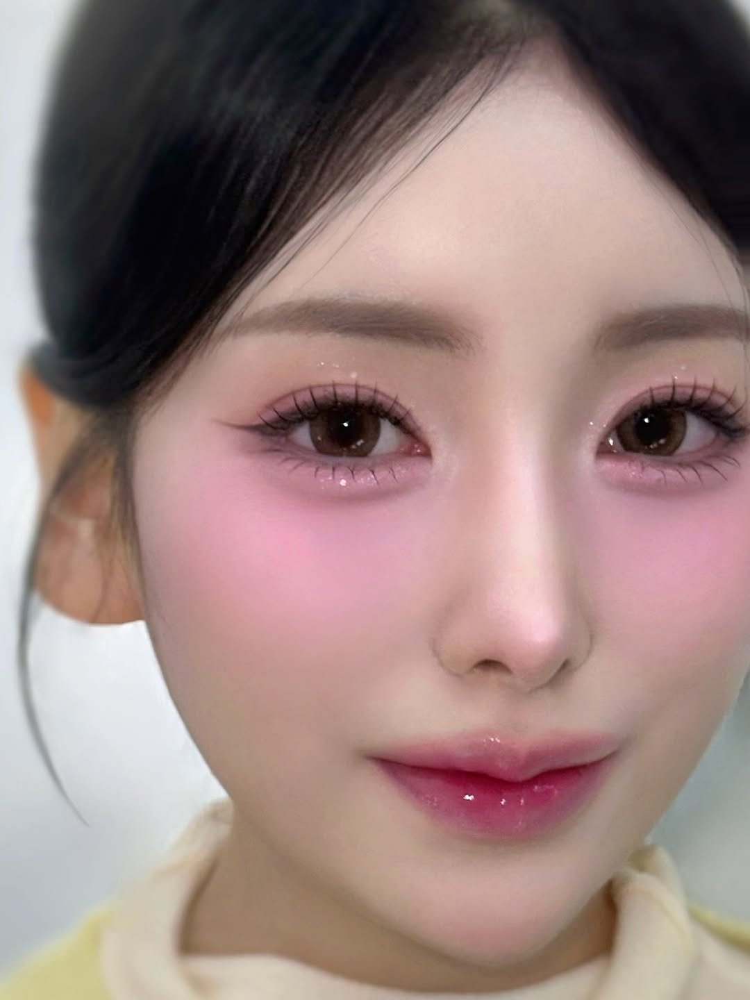 Photo by 닿아스튜디오 대표 수정 | 𝙳𝙰;𝚊𝚑 𝚜𝚝𝚞𝚍𝚒𝚘 in 가로수길 Garosu-gil, Gangnam Seoul Korea with @da.ah_studio.