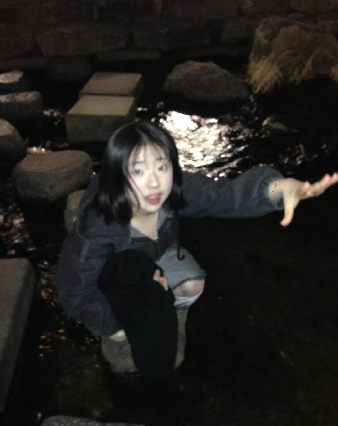 Photo by 다련 on April 05, 2026. May be an image of parka and text.