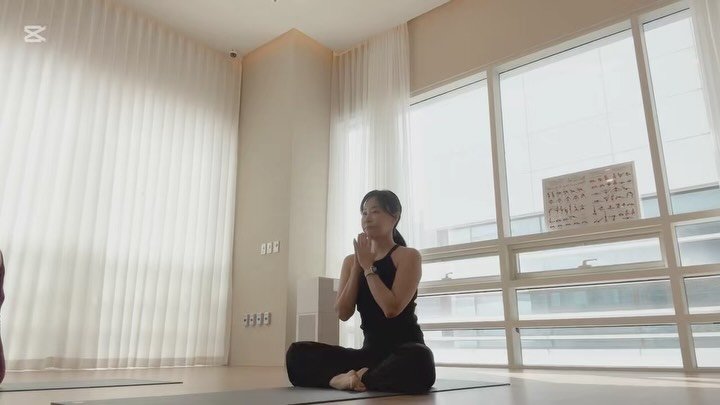 daayeon_yoga 게시물 이미지: 잔뜩 커진 어깨로 
유수인이 유트브 출연..이거맞나

#봄빛요가원
#수련기록