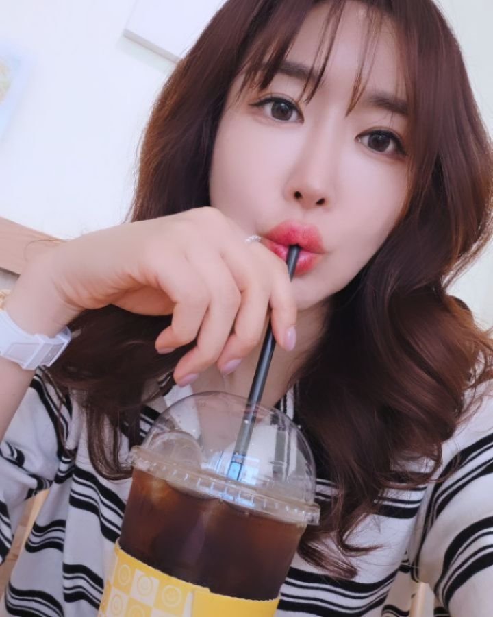 dabacar_010_5047_9341 게시물 이미지: #다바카 #바카걸

고객님은 전주에서 ktx로...
난 매장에서....

이따...