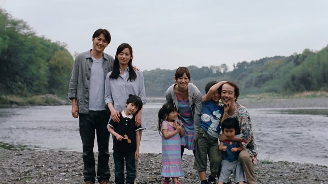 Photo by 김다베 on June 22, 2025. May be an image of 4 people and text.