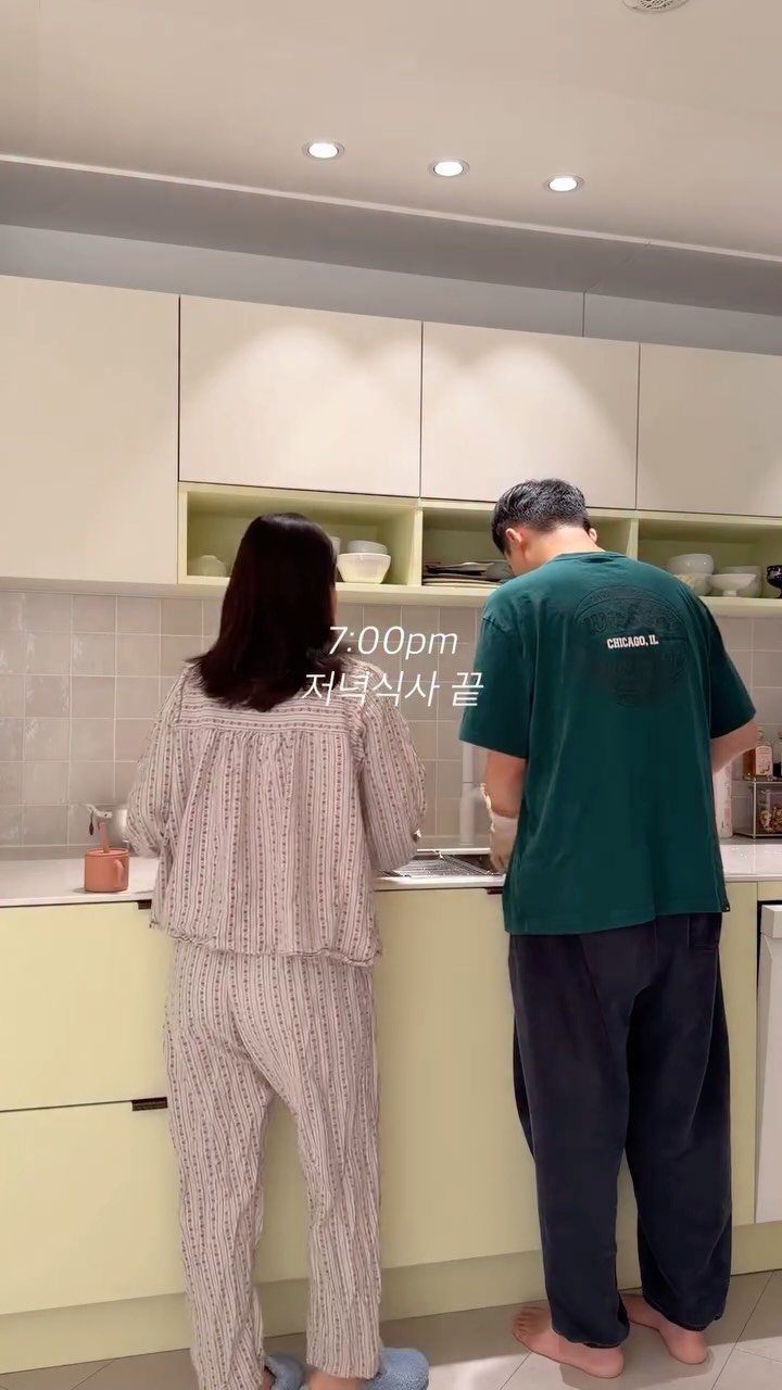 dada_salrim 게시물 이미지: 맞벌이부부 가장 빠르게 움직이는 육퇴 2시간 전 vlog

젤 피곤하지만 가장...