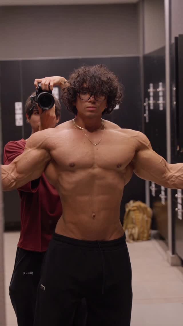 daddy.aioli 게시물 이미지: El Bulk🐷 vs El Cut💀… 

-30% en TODO @youngla...