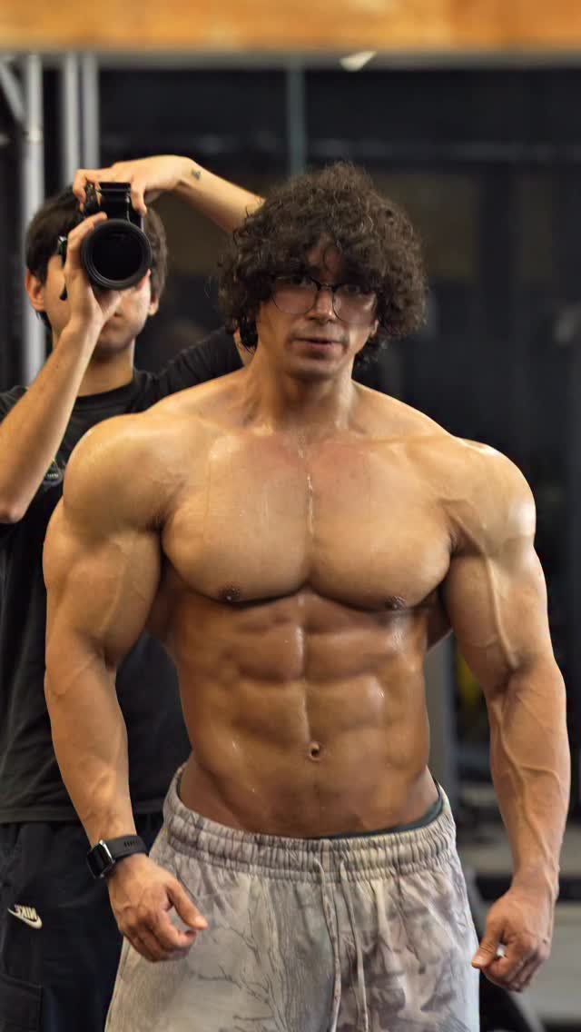 daddy.aioli 게시물 이미지: Who am I supposed to please?… 

Actualmente...