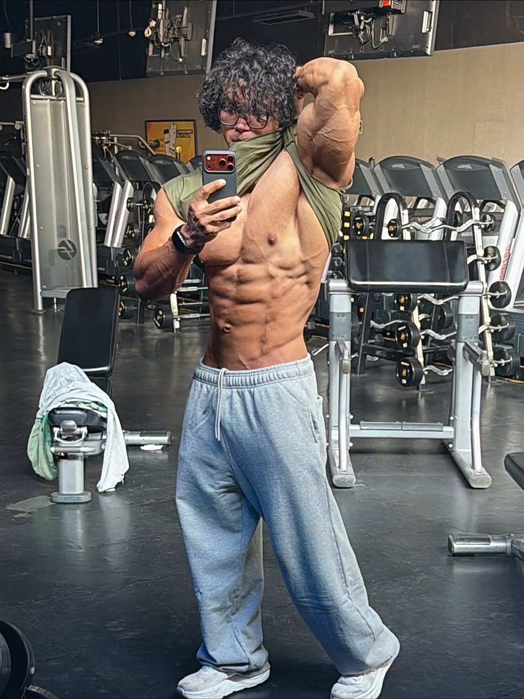 Photo by Daddy Aioli on November 23, 2025. May be an image of one or more people, biceps, people bodybuilding, sweatpants and text.