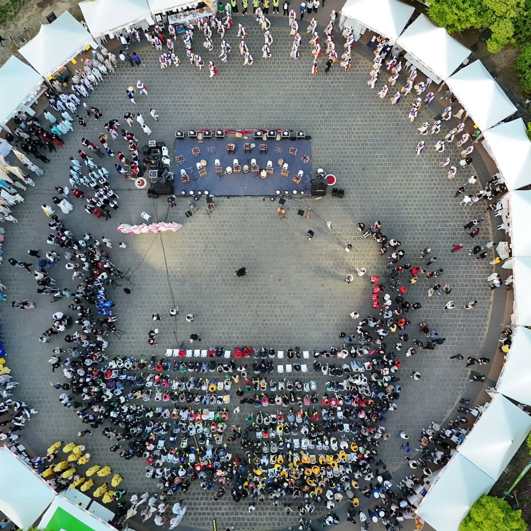 Photo by 대덕문화원(대전 대덕구 대전로 1348) on April 27, 2026. May be an image of crowd, stadium and text.