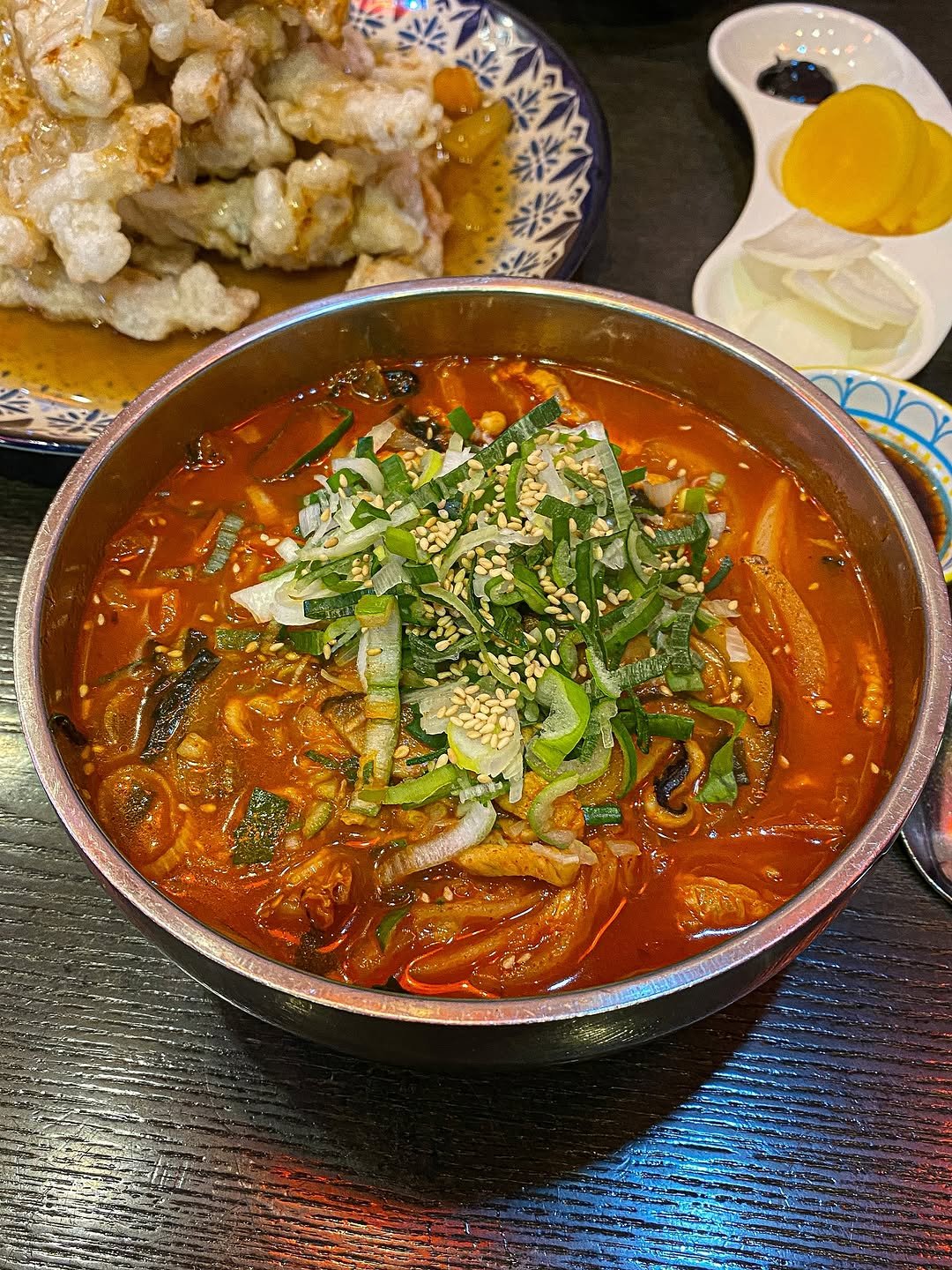 Photo by 대구형제 대구맛집 on August 09, 2025. May be an image of ramen, tofu, stew, noodles and text.