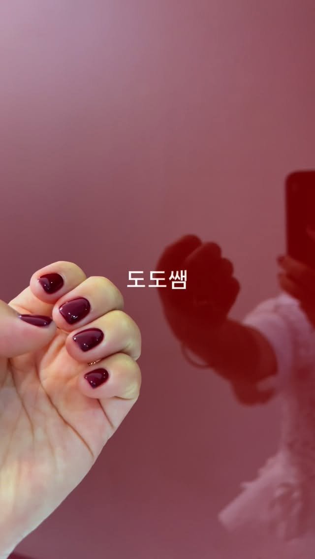 daegu_dodo 게시물 이미지: 가을에는 #버건디 
칭찬해줘서고마워
#도도쌤