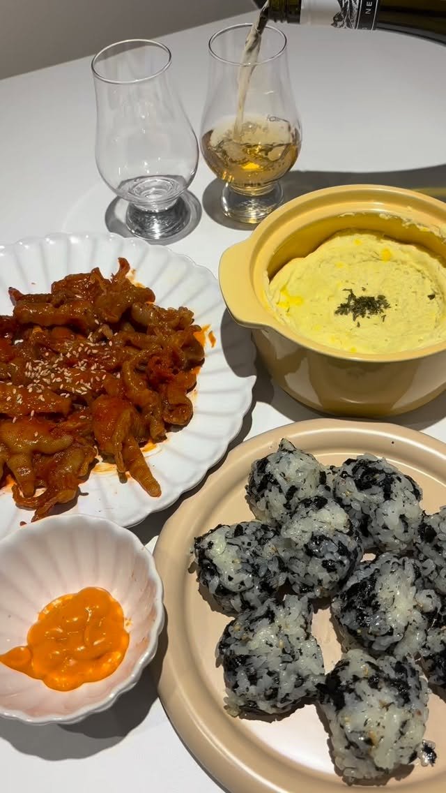 daegu_unniya 게시물 이미지: 이번 연말 홈파티 메뉴는 이겁니다!!
직화로 구워내 숯불향 가득한 백억닭발...