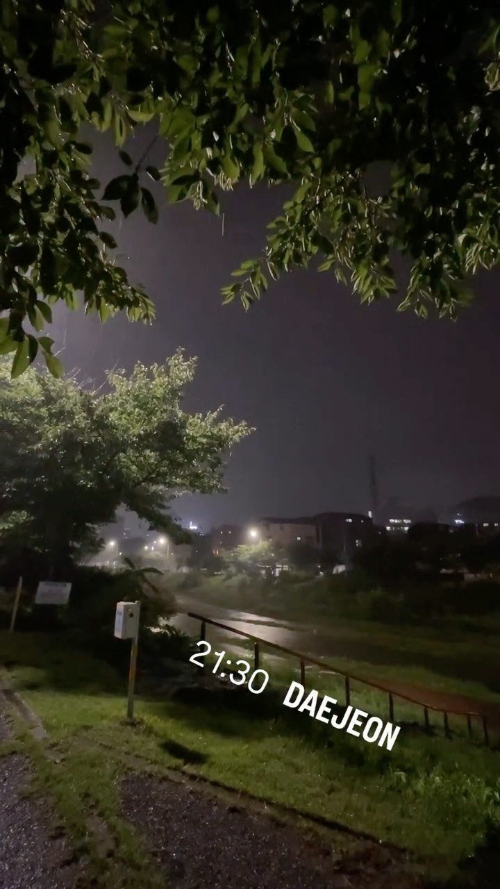 daejeon_official 게시물 이미지: #호우특보

오늘 자정부터 천둥.번개 동반한 많은 비가 예보되었습니다. 하천변...