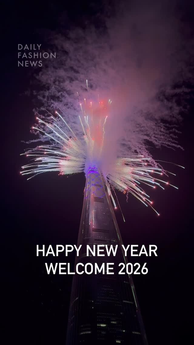 dailyfashion_news 게시물 이미지: 롯데타워 카운트다운 순간 공유 합니다 2026 NEW YEAR COUNTDOWN...