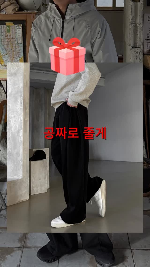 dailyfino_ 게시물 이미지: 바람막이를 샀을뿐인데,
4000장 이상 팔린
사이드 핀턱 트레이닝이 공짜!?
선착순...