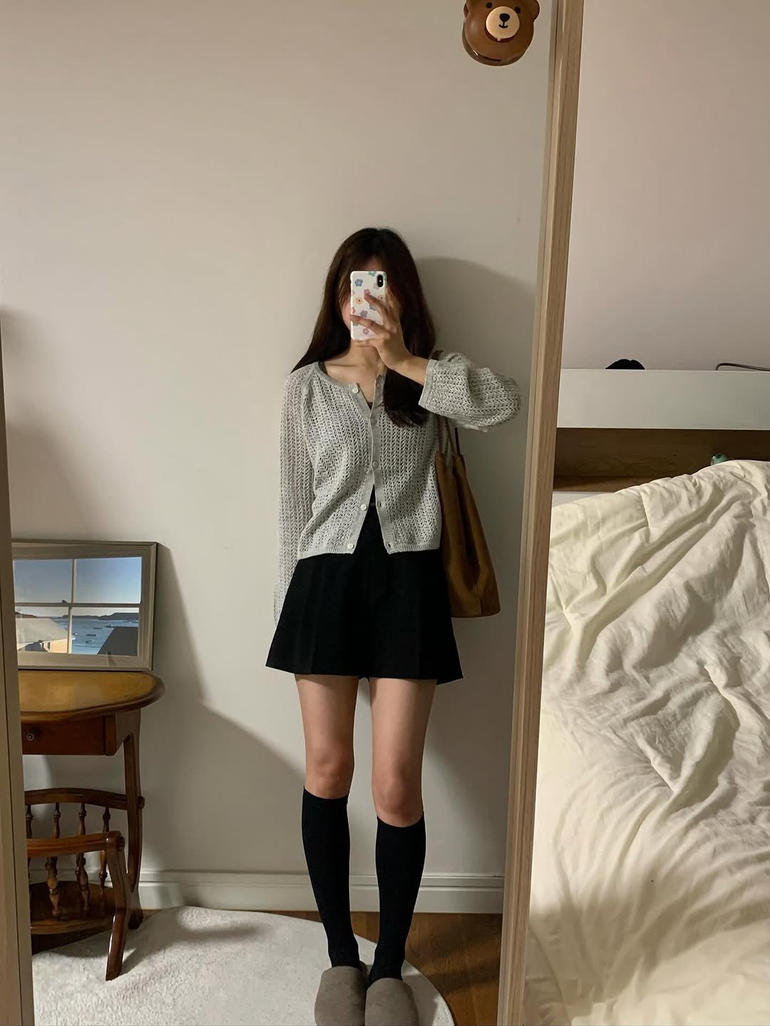 Photo by 고미 데일리룩 on August 20, 2025.