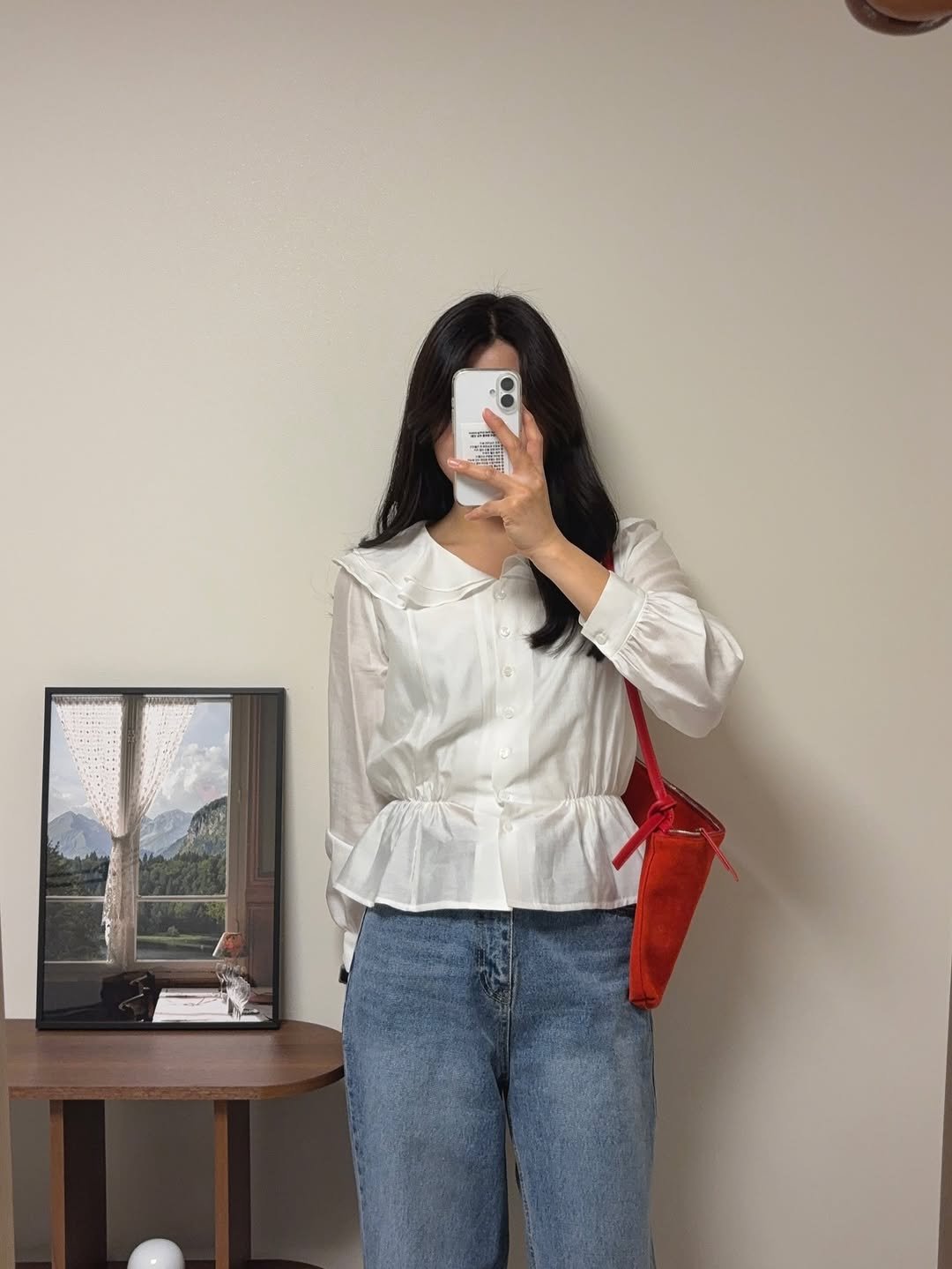 Photo by 고미 데일리룩 on February 28, 2026. May be an image of top and text.