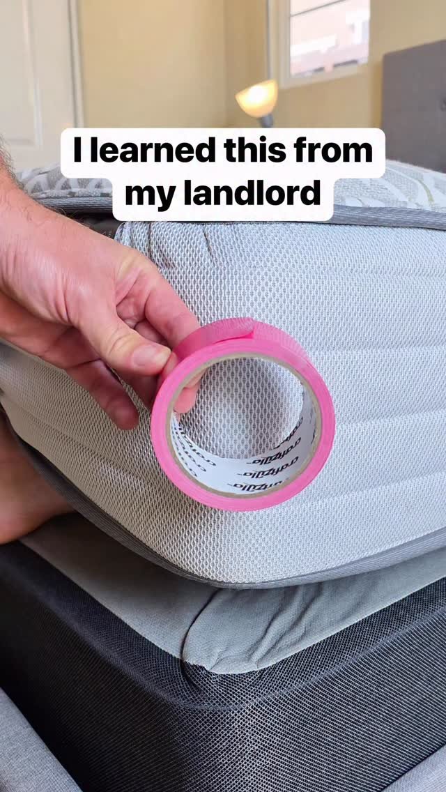 dailyoriginalvids 게시물 이미지: Easy way to move a mattress 🛏️ #mattress...