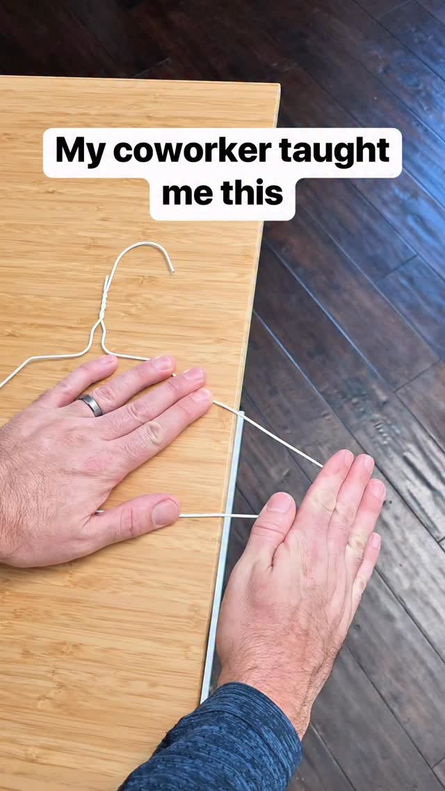 dailyoriginalvids 게시물 이미지: Temporary laptop stand that my coworker taught...