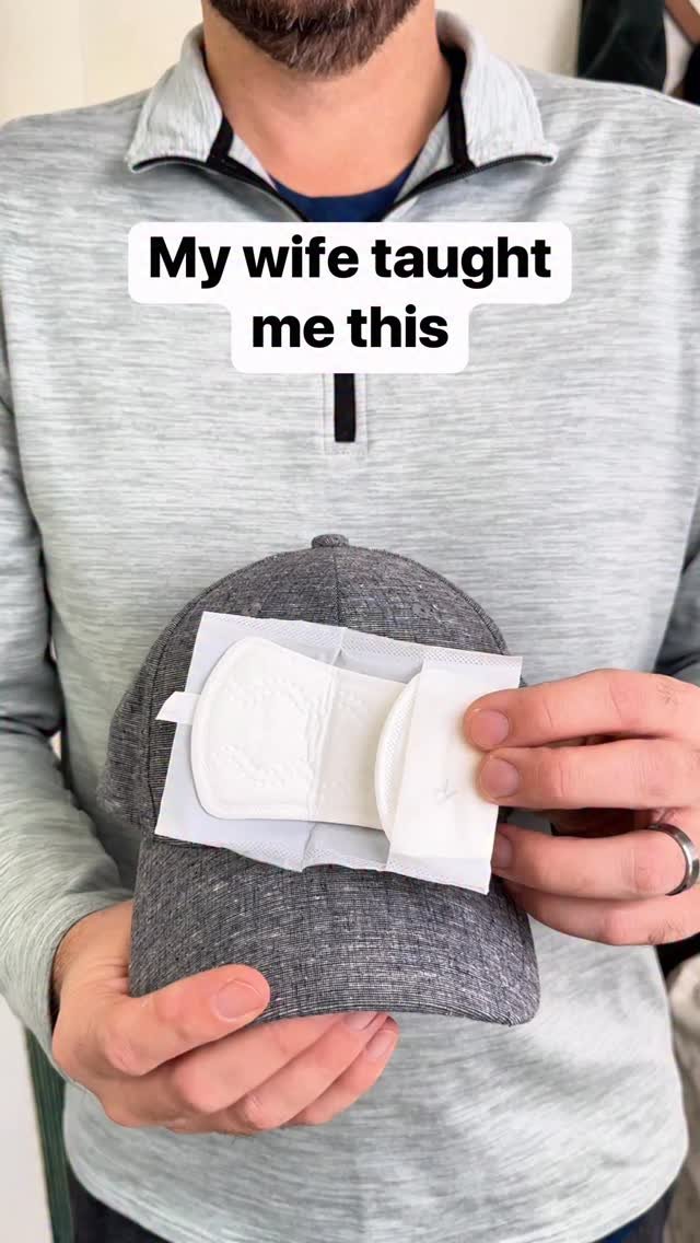 dailyoriginalvids 게시물 이미지: Easy tip to help keep hats clean and dry 🧢✨...