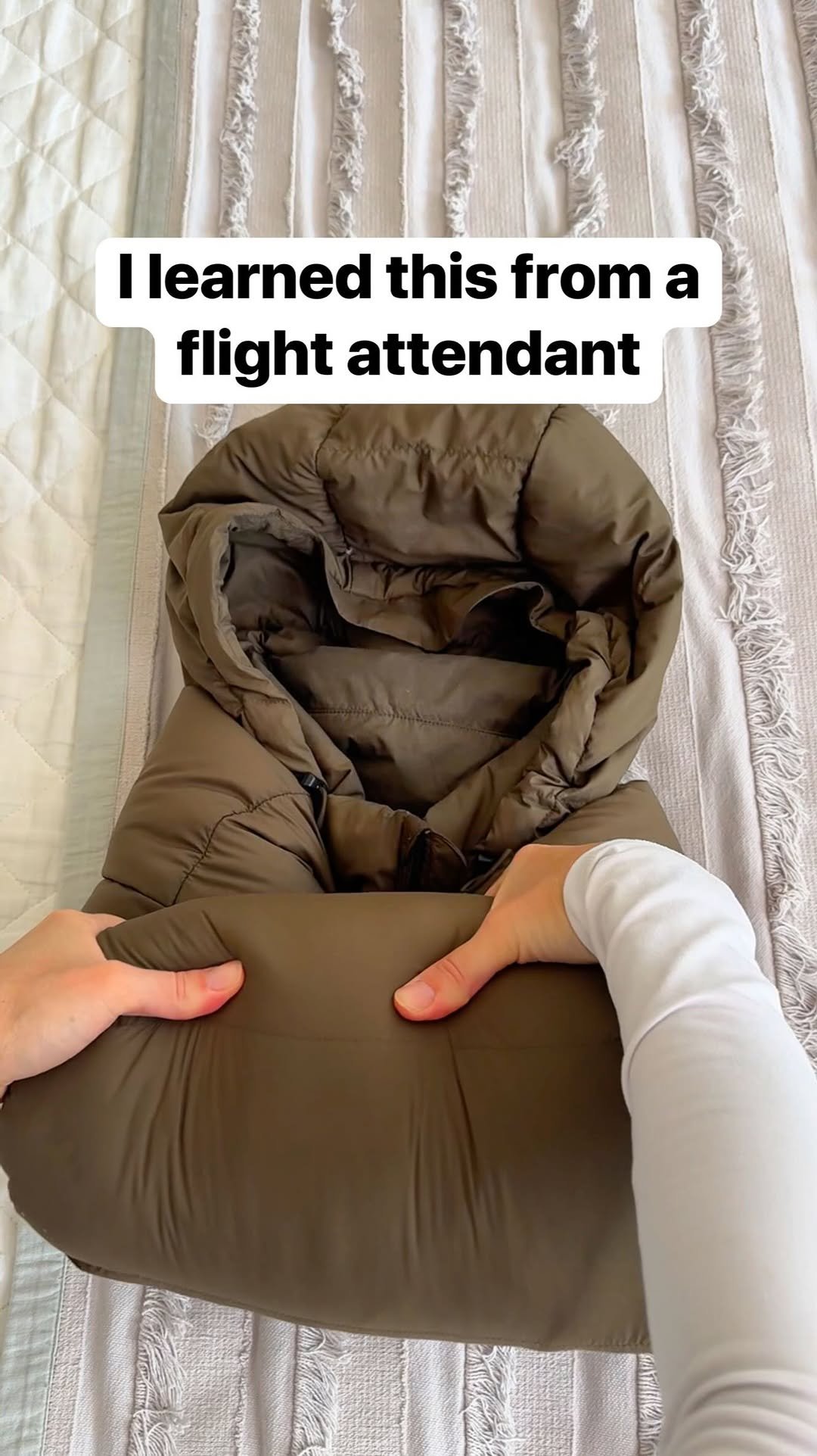 dailyoriginalvids 게시물 이미지: How to pack bulky winter clothing to save on...