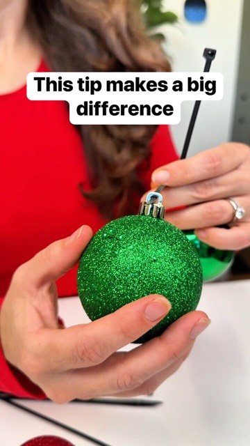 dailyoriginalvids 게시물 이미지: Unwrap our top Christmas decor tips of the...