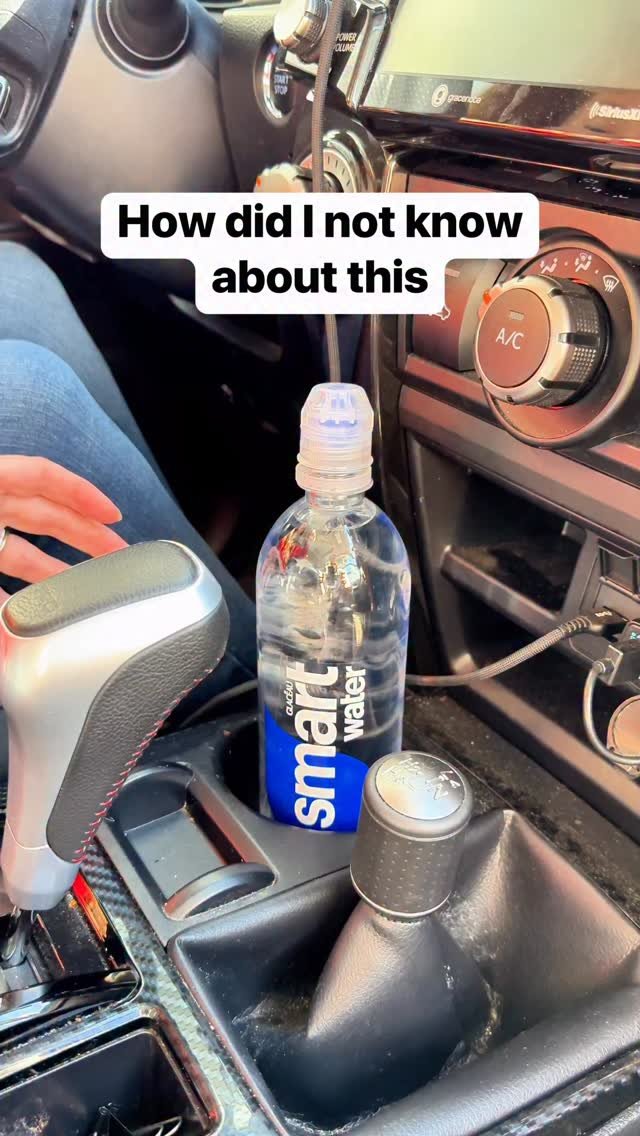 dailyoriginalvids 게시물 이미지: Now I use my water bottle cap to turn my soda...