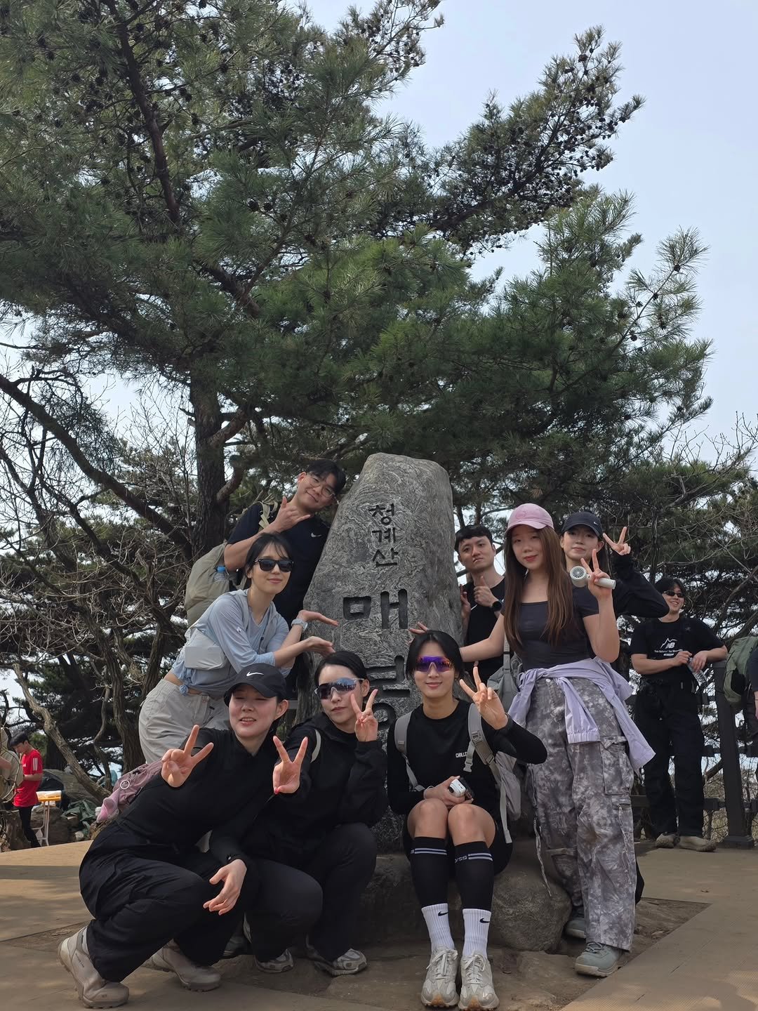 daisy._33 게시물 이미지: 3월 끝자락 청계산 정기 받기~🤍
청계산 정기 받으면 부자가 된다는 말을...