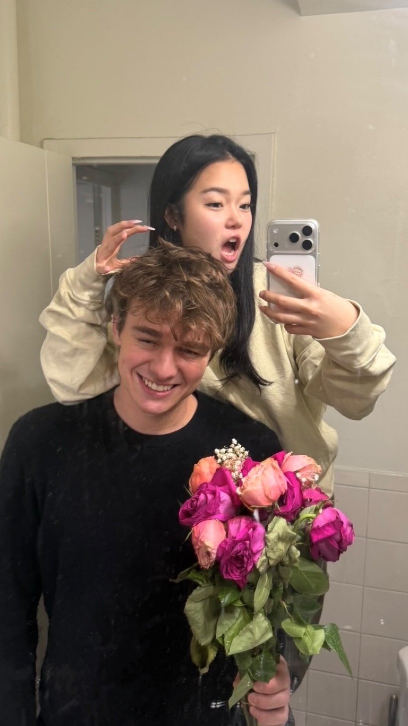 daisychoiii 게시물 이미지: my gfs and I made cards at galentineee🌸 it...