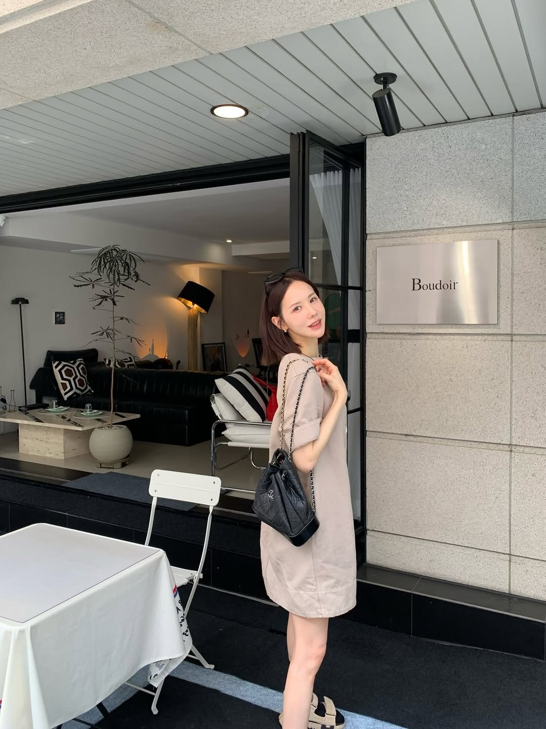 daisysoo_s 게시물 이미지: 작년에 이 옷 입었을때만 해도 
얼궁 똥색 👩🏾‍🦱 만들어 버리길래 
갖다 버려야지...