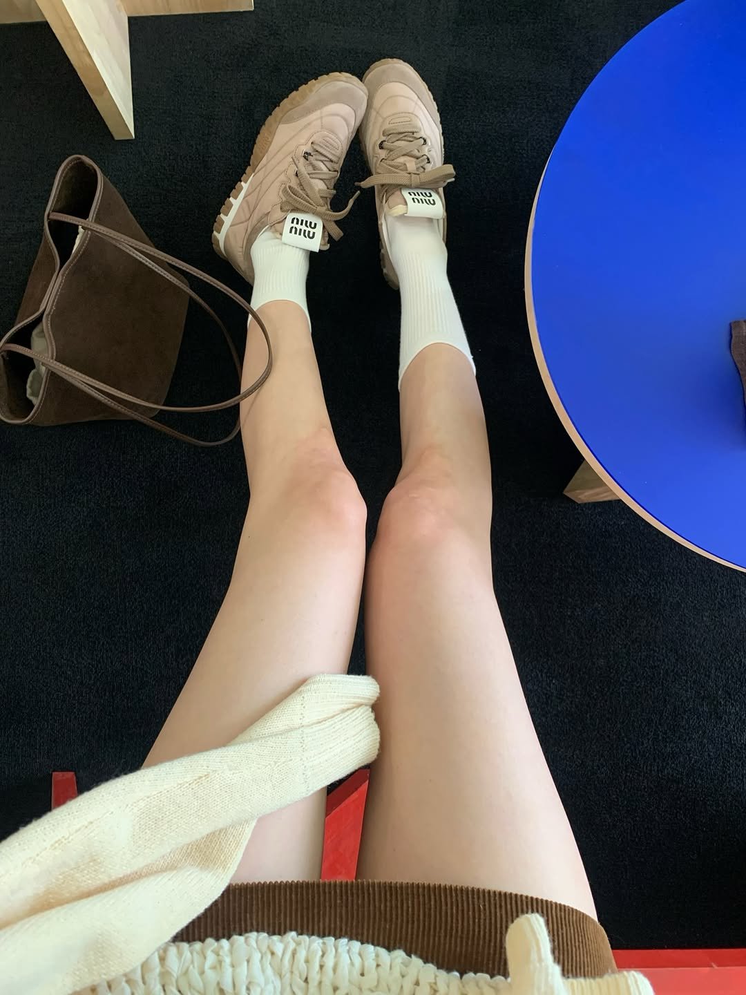 daisysoo_s 게시물 이미지: 데일리라인은 착용 사진이 유독 많은 이유가 있어요
컬러감이 다양해서 진짜 손이 자주...