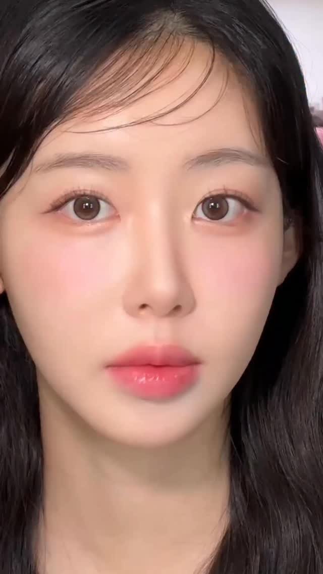 dakyo_makeup 게시물 이미지: 촬영에 잘나오는 메콥🩷
속눈썹 펌이 매우 강해서 노글루라도 붙이려다 포기함
⠀⠀⠀⠀...