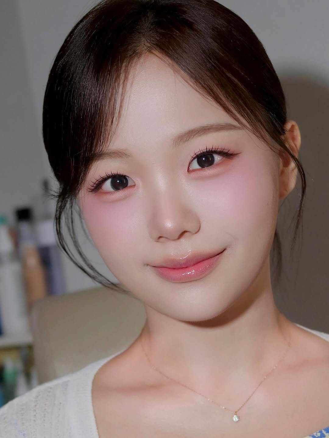 Photo shared by 다교 청담 선민쌤 🎀 | 강남메이크업 청담메이크업 메이크업레슨 on August 30, 2025 tagging @dakyo_youjeong, and @dakyo__official.