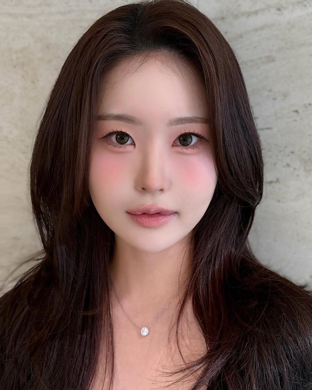 dakyo_sunmini 게시물 이미지: 내 추구미 #핀터레스트 멀멀한 복숭아 🍑🧡
#퍼스널메이크업 #데일리메이크업...