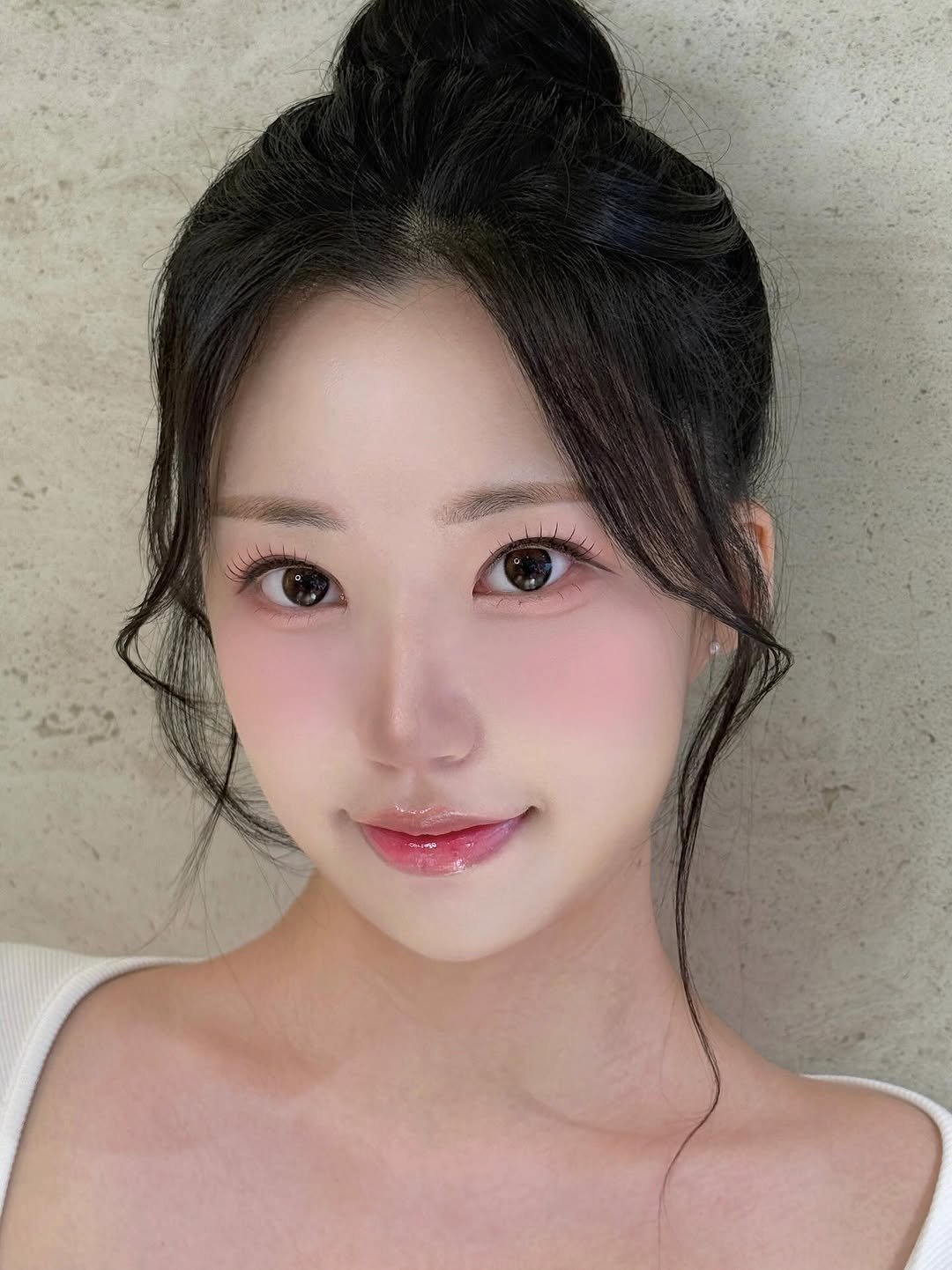 Photo shared by 다교 청담 선민쌤 🎀 | 강남메이크업 청담메이크업 메이크업레슨 on June 30, 2025 tagging @dakyo_youjeong, and @dakyo__official.