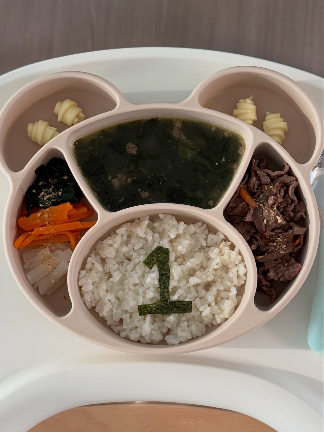 daldal._.table 게시물 이미지: 돌 지나고 얼레벌레 시작하게 된 유아식🥣
뭔가 다양하게 먹여야 한다는 생각에...