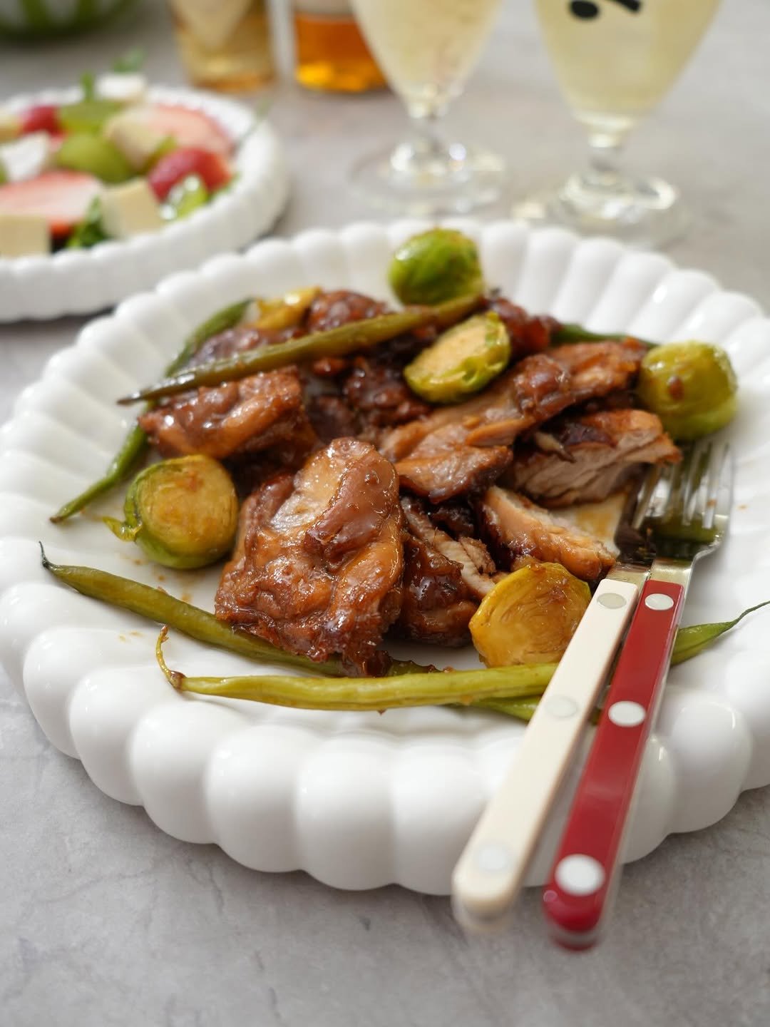 Photo by 달리테이블 / Park Jaehee on December 12, 2025. May be an image of shiitake mushrooms, brussels sprouts and text.