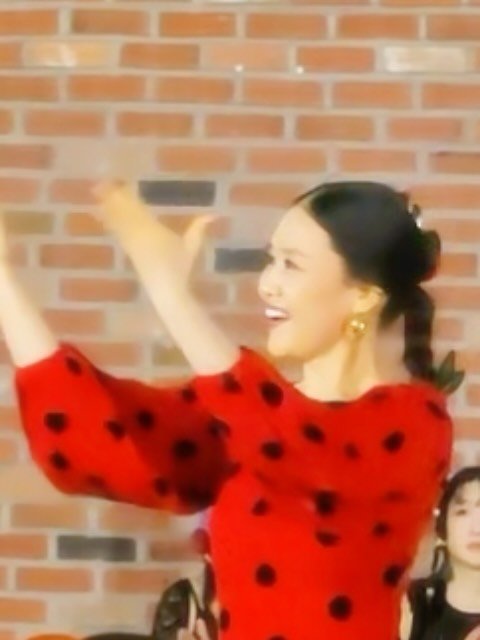 dance_unni 게시물 이미지: 예전엔 말이지~
맛있는 걸 마음껏 먹으려고 운동을 했어. 

많이 먹어도 덜...