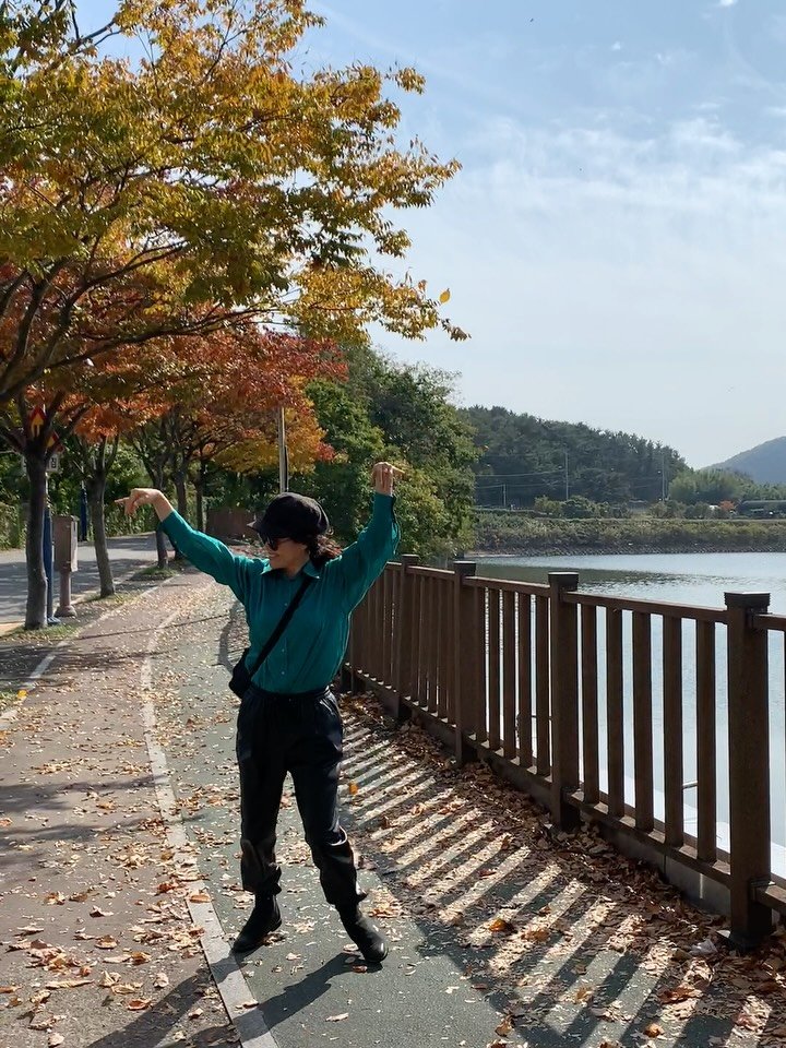 dance_unni 게시물 이미지: 나이가 들수록 조금은 이기적이고 
계산적이 되어가는 것 같아.
 예전엔 ‘배려’가...