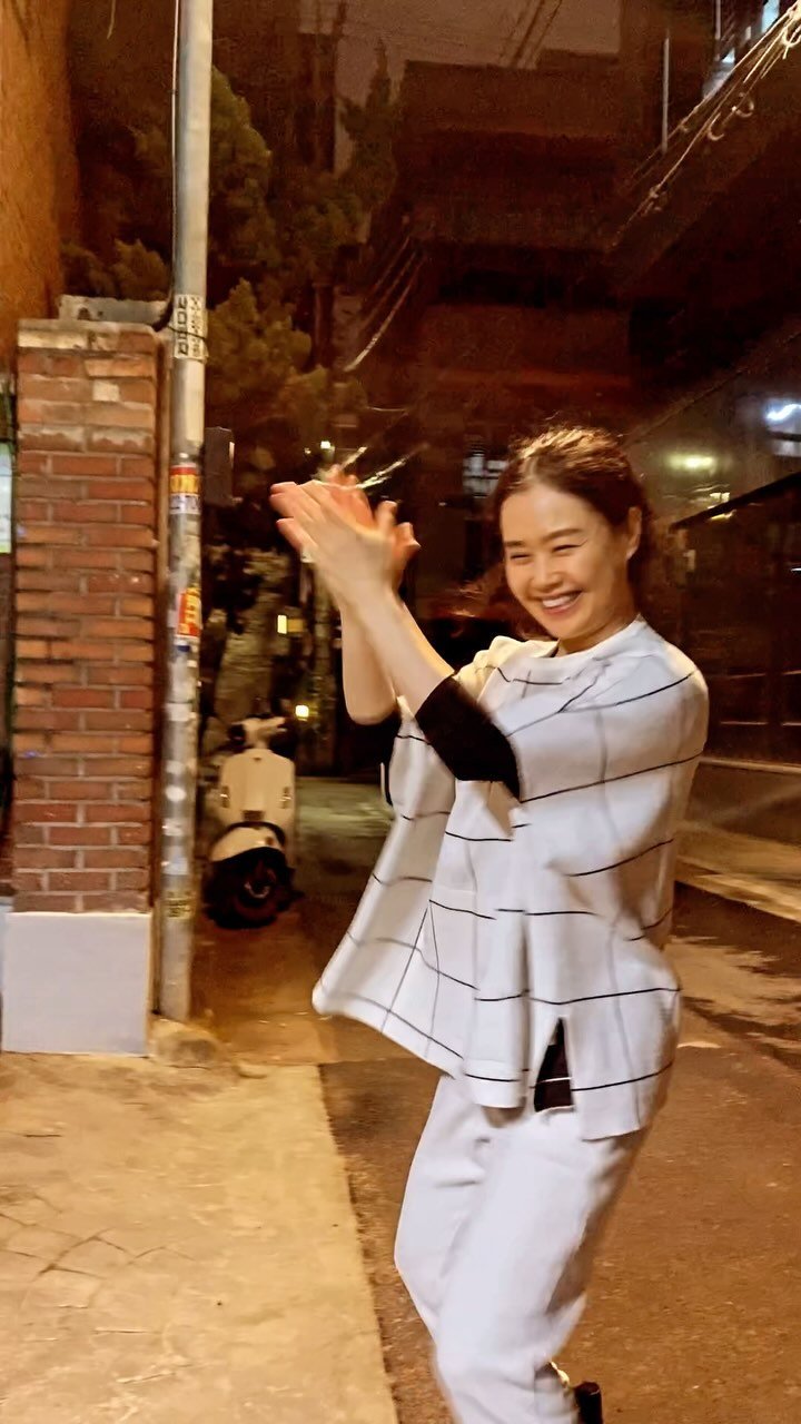 dance_unni 게시물 이미지: 골목을 들어 서니
또 삘이 끓어 오릅니다.

요거 죠거
고치라는 선생님의...