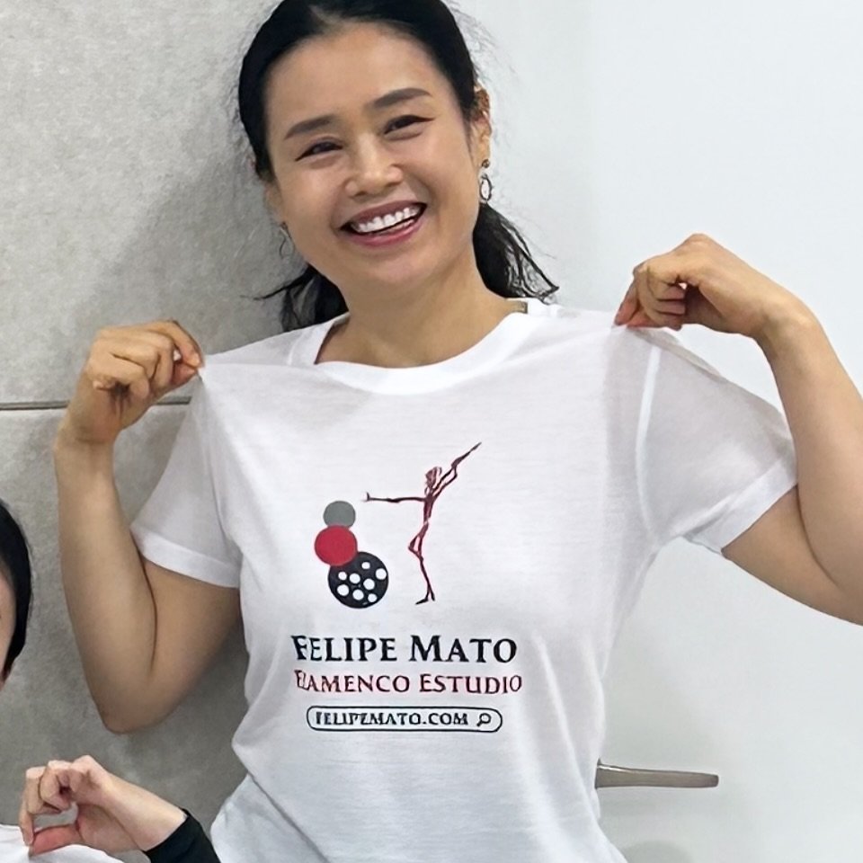 Photo by 플라멩코 춤언니 김선령 on November 07, 2025. May be an image of one or more people, people performing martial arts, top, poster and text.