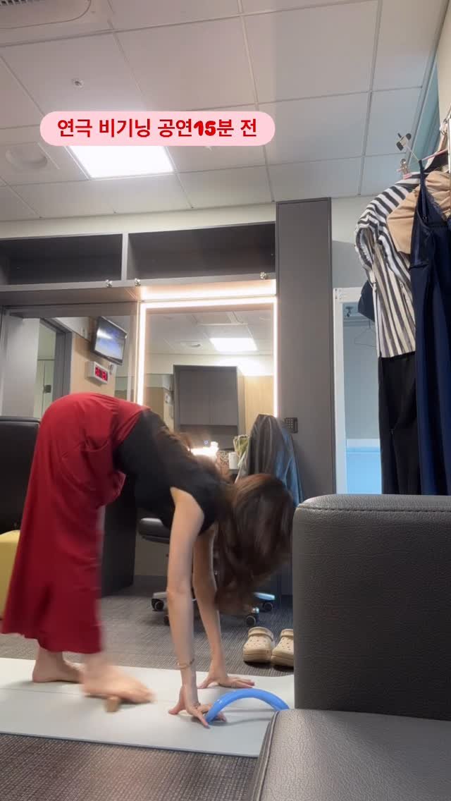 dancingmulgogi 게시물 이미지: 오늘은 2회공연이라 나가기 직전까지 몸을 풀었는데
그래선지 공연내내너무 잘가고...