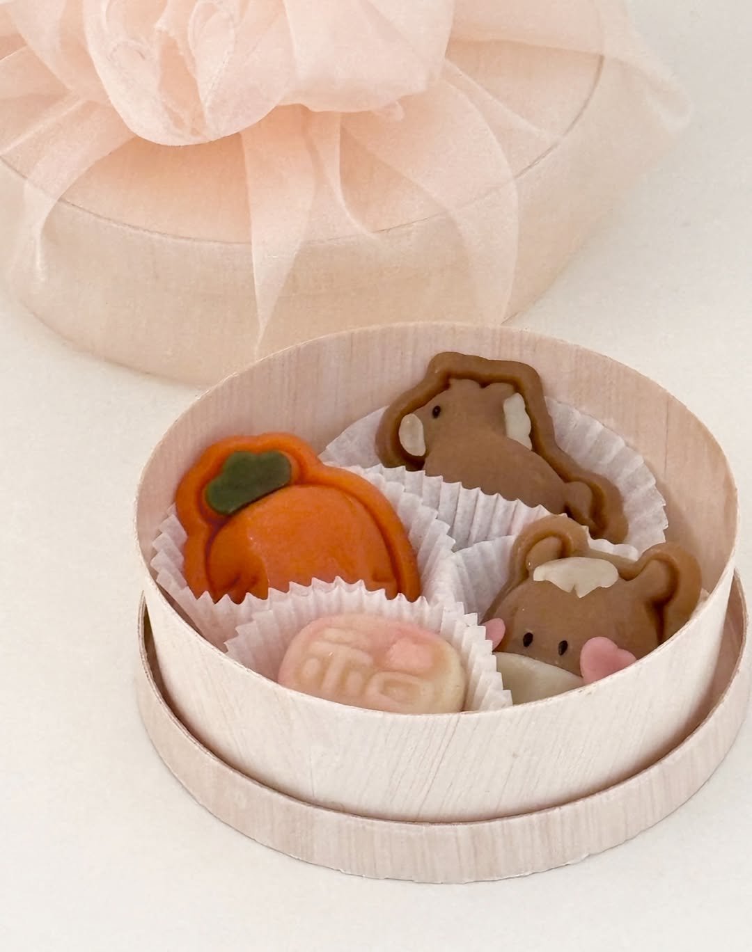 Photo shared by 부산강아지케이크 강아지케이크클래스 펫푸드창업  | 댕킷 on February 16, 2026 tagging @coogub.nam. May be an image of food, hamper and text.