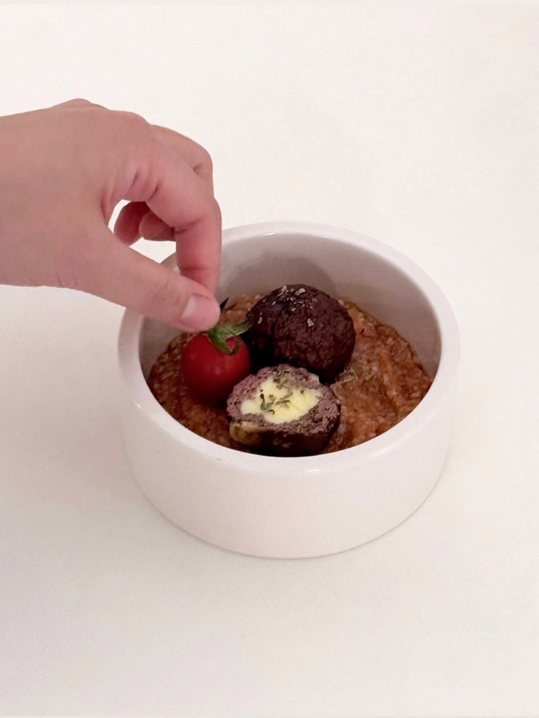 dangkit_ 게시물 이미지: 토마토 함바그 스튜 ✩°｡⋆⸜ 🍅

육즙 가득한 함바그와
채소를 듬뿍 넣어 완성하는...