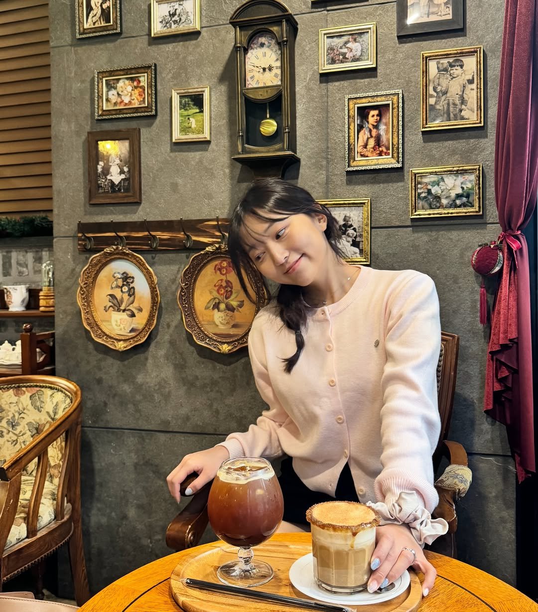 Photo shared by 송 단 | 요가, 라이프스타일 on November 30, 2025 tagging @daniiisong. May be an image of coffee cup and text.