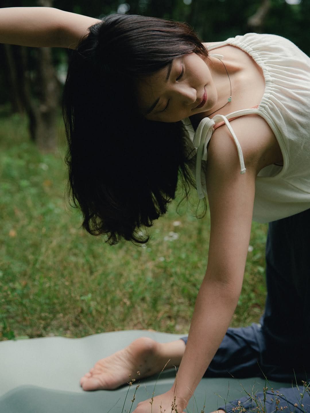 Photo shared by 송 단 | 단단하게, 요가 on July 21, 2025 tagging @junjinsu, @goyoohanflow, and @daniiisong. May be an image of 1 person, outdoors and text.