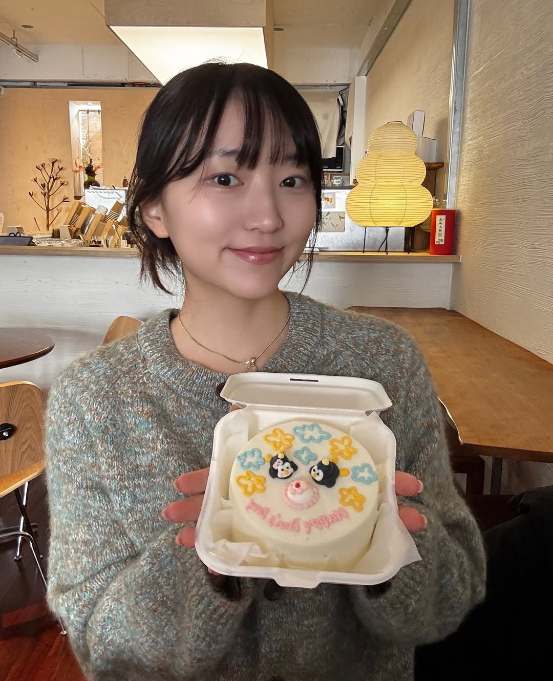 Photo shared by 송 단 | 요가, 라이프스타일 on January 26, 2026 tagging @daniiisong. May be an image of chiffon cake, cheesecake and text.