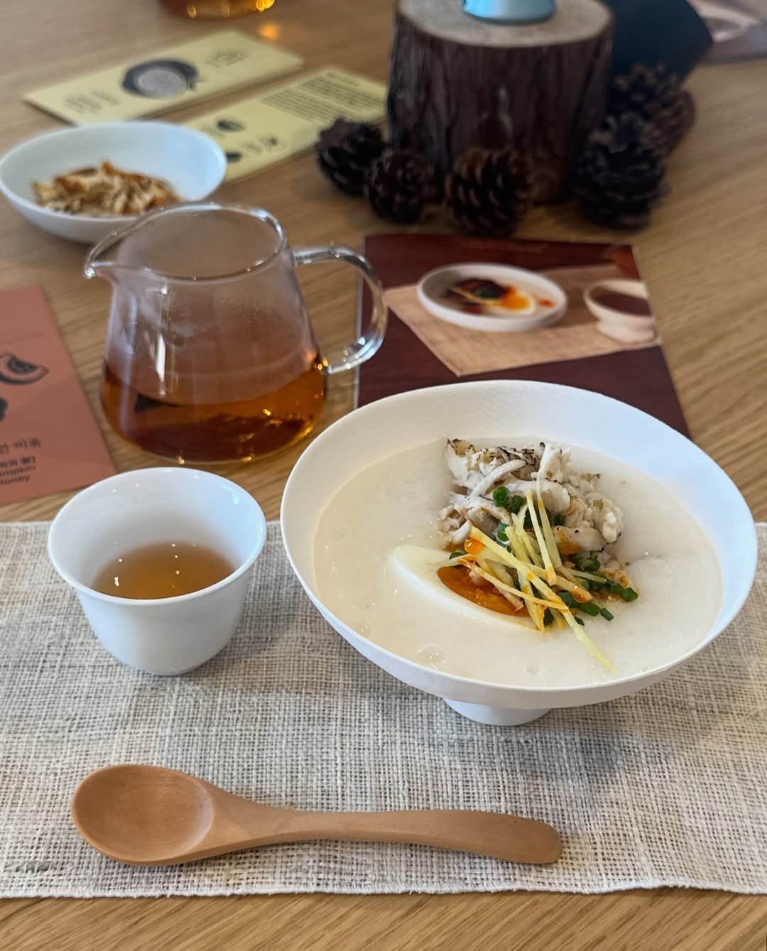 Photo shared by 송 단 | 요가, 라이프스타일 on February 14, 2026 tagging @soosim_teahouse, @daniiisong, and @onthejourney.club. May be an image of congee, porridge, tea, soup spoon, devilwood and text.
